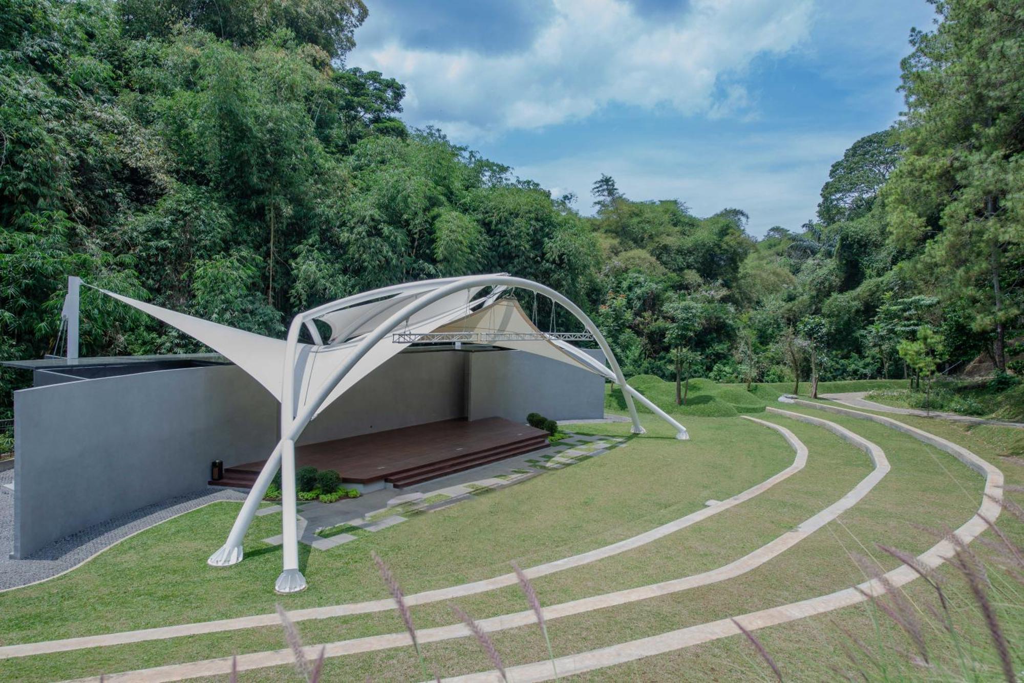 The Gaia Hotel Bandung Lembang Exteriör bild